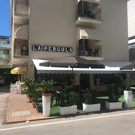 Отель La Pergola Беллария-Иджеа-Марина
